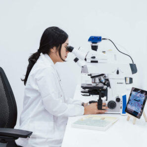 Alternative view of Carl ZEISS Axiolab 5 для біології